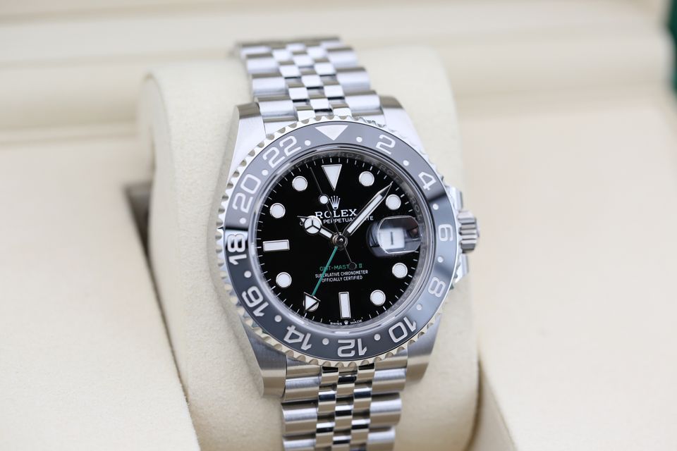 Rolex GMT Master II 126710 GRNR Image 2